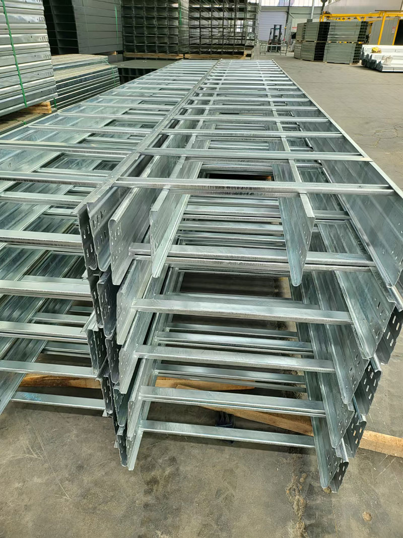 <b>梯式电缆桥架</b>