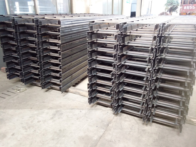 <b>梯式电缆桥架</b>