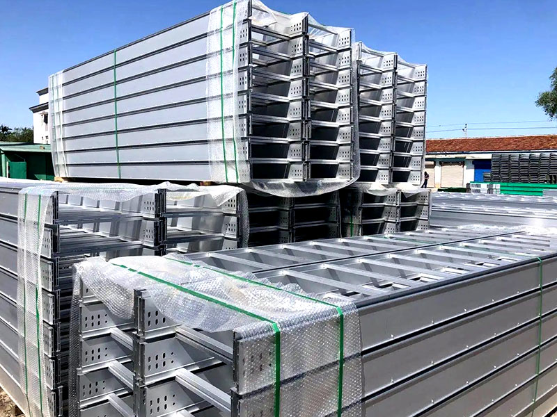 <b>铝合金电缆桥架</b>